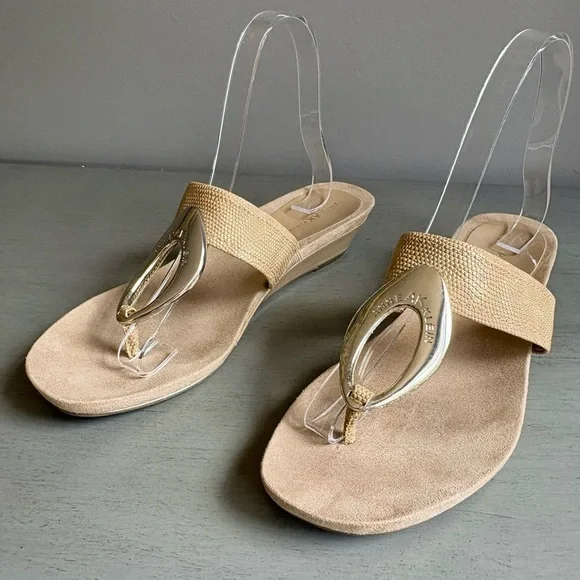 Anne Klein AK Women Tan Wedge Sandal Slide Thong 8 Neutral Gold Circle Summer - Picture 3 of 13